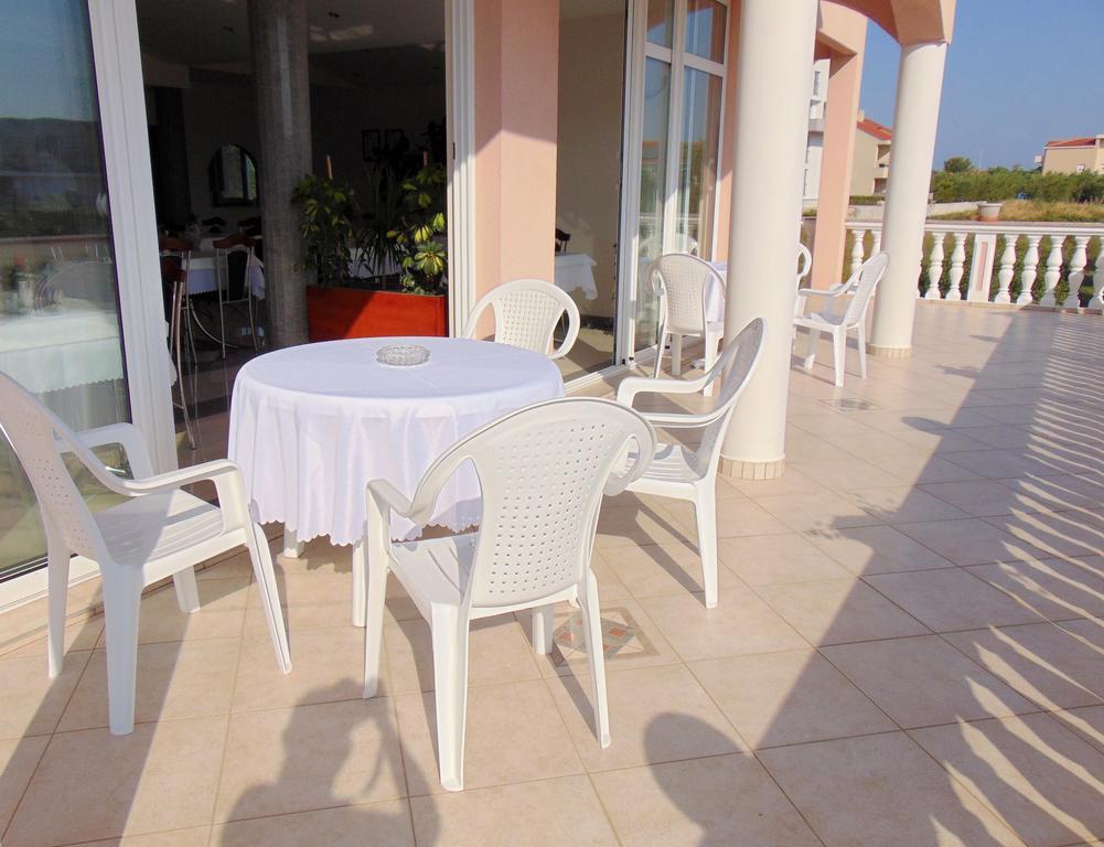 Pansion Kardum Bed and Breakfast Bibinje Esterno foto