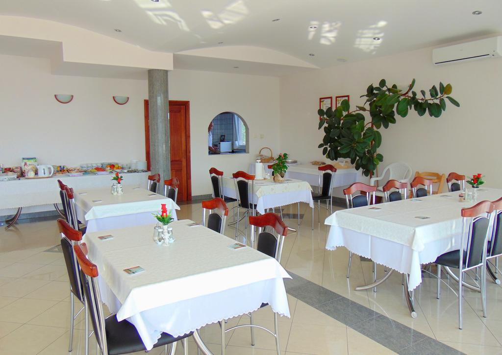 Pansion Kardum Bed and Breakfast Bibinje Esterno foto